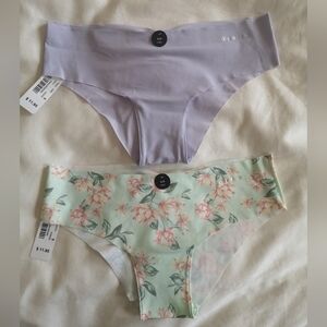 2/$10 La Vie En Rose Underwear NWT
